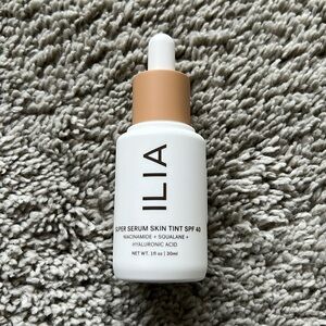 ILIA super serum skin tint SPF 40